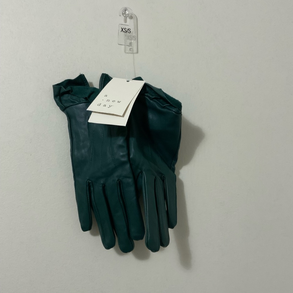 A New Day Size X-Small/Small Teal Leather Gloves
